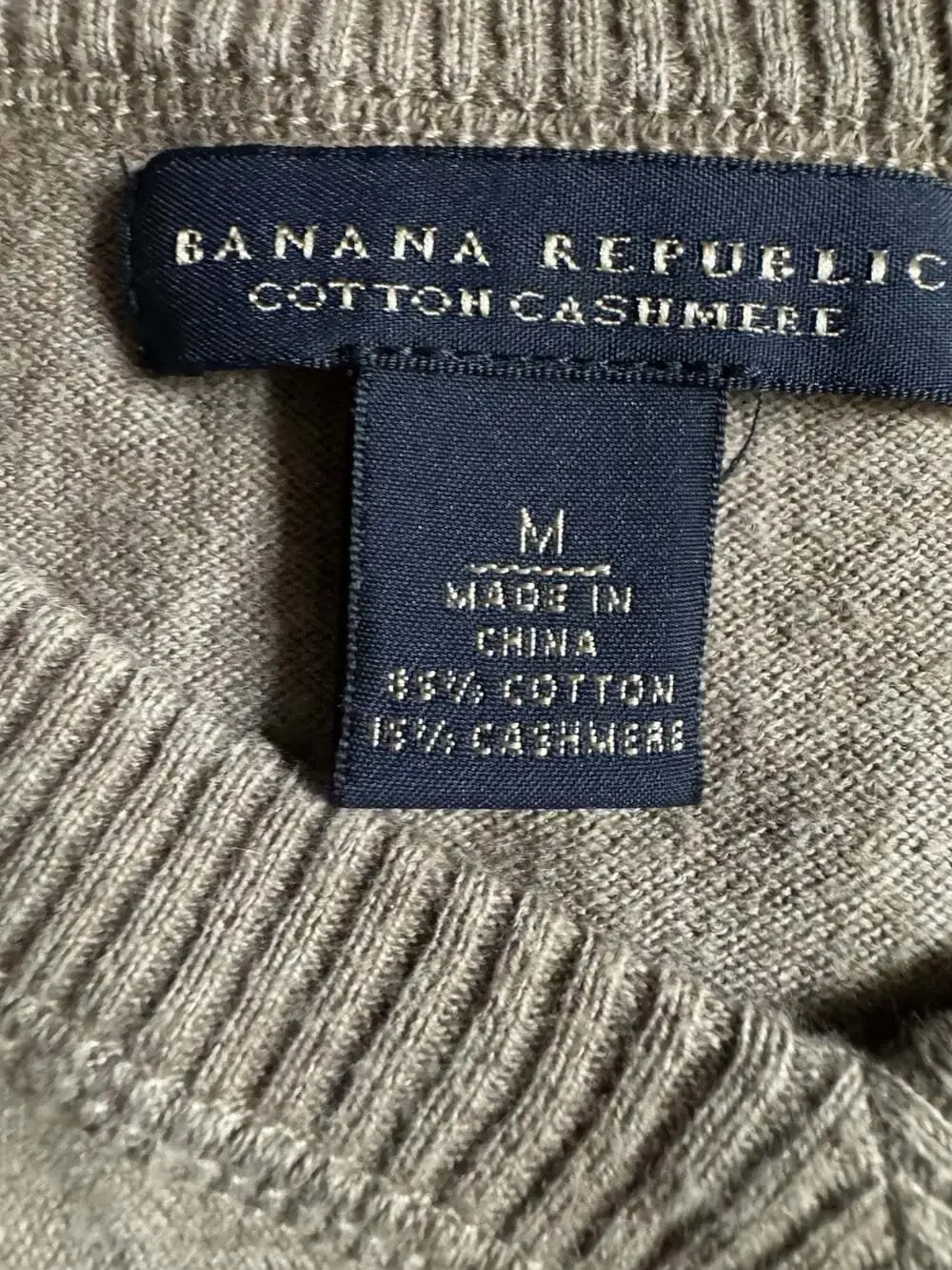 Banana Republic Cotton Cashmere Knit V-Neck Pullover Sweater Men’s M Beige